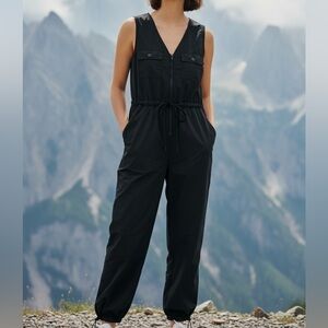 Madden NYC Size Medium Black nylon sleeveless parachute snow jumpsuit B8